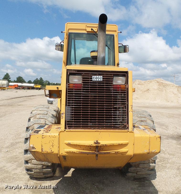 image for item DD5811 1991 Case 621 wheel loader