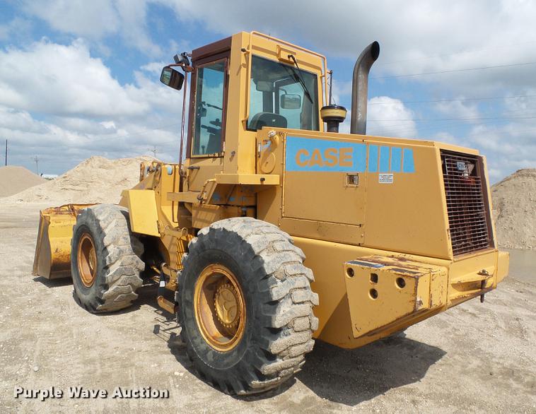 image for item DD5811 1991 Case 621 wheel loader