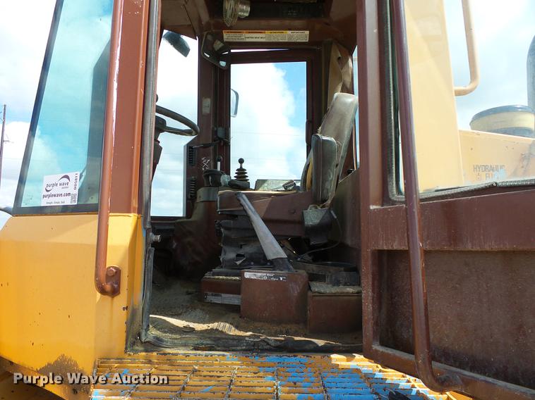 image for item DD5811 1991 Case 621 wheel loader