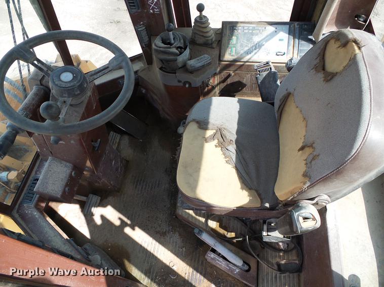 image for item DD5811 1991 Case 621 wheel loader