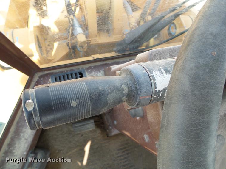 image for item DD5811 1991 Case 621 wheel loader