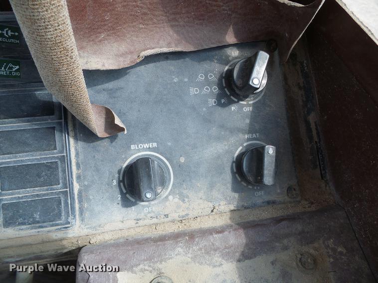 image for item DD5811 1991 Case 621 wheel loader