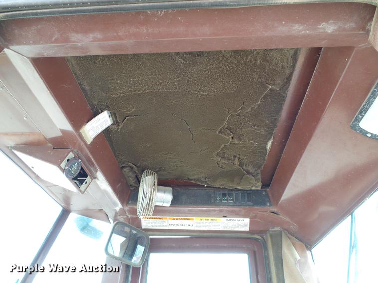 image for item DD5811 1991 Case 621 wheel loader