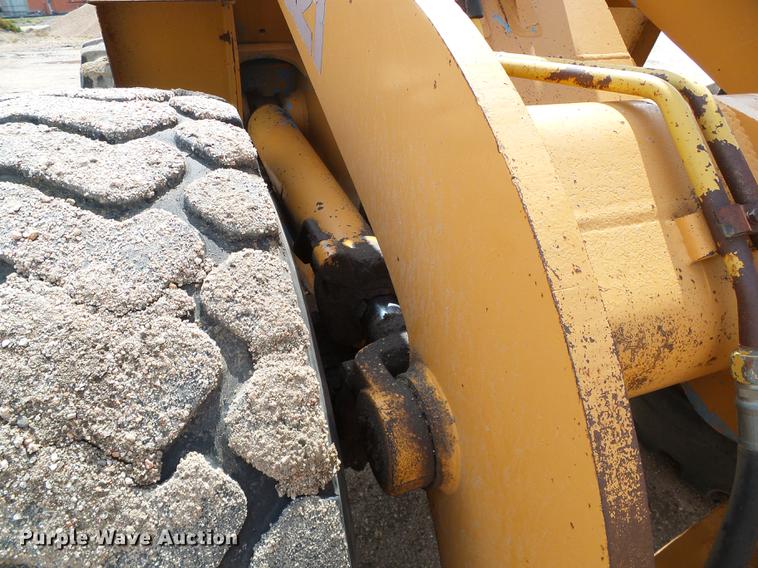 image for item DD5811 1991 Case 621 wheel loader