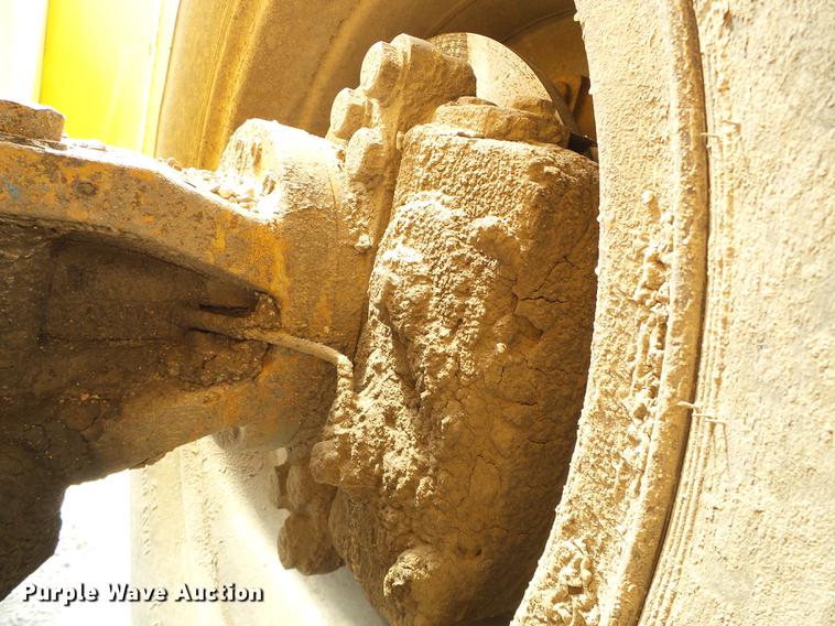 image for item DD5811 1991 Case 621 wheel loader