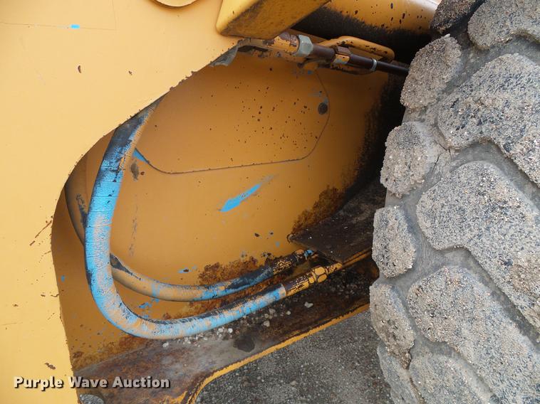 image for item DD5811 1991 Case 621 wheel loader