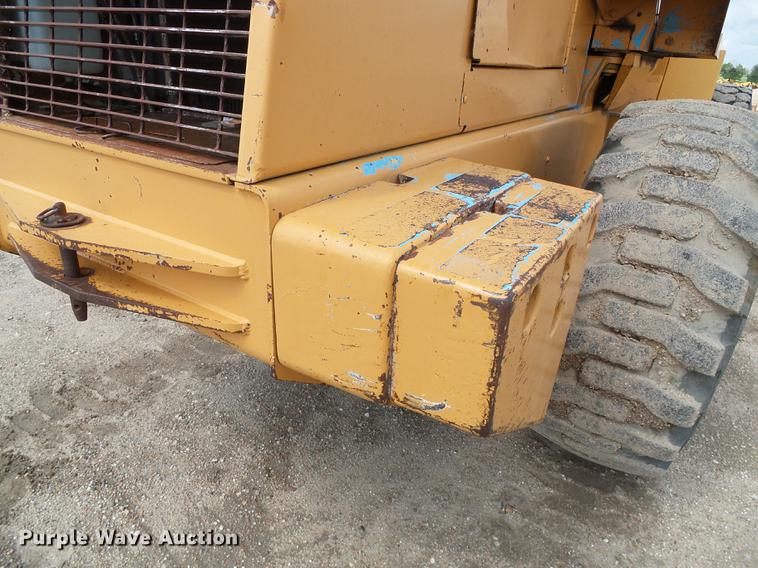 image for item DD5811 1991 Case 621 wheel loader