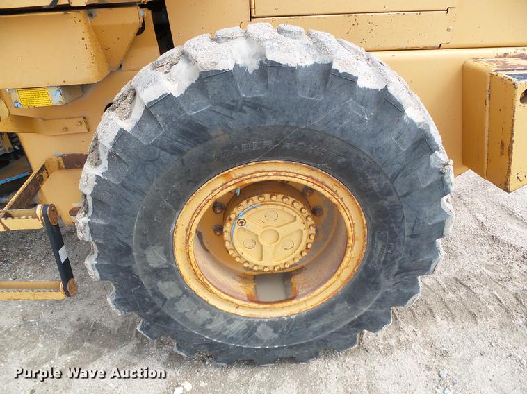 image for item DD5811 1991 Case 621 wheel loader