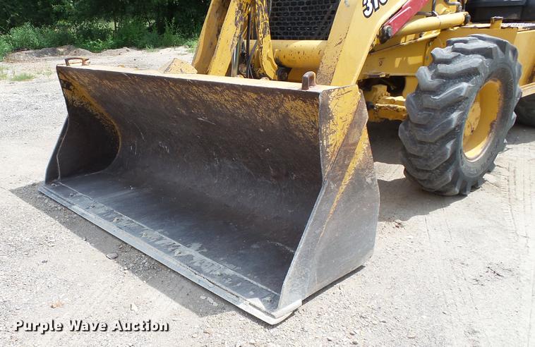 image for item DD7273 1997 John Deere 310SE backhoe