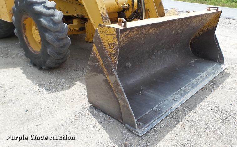 image for item DD7273 1997 John Deere 310SE backhoe