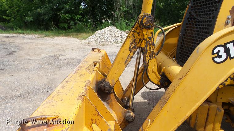 image for item DD7273 1997 John Deere 310SE backhoe