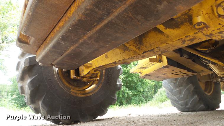 image for item DD7273 1997 John Deere 310SE backhoe