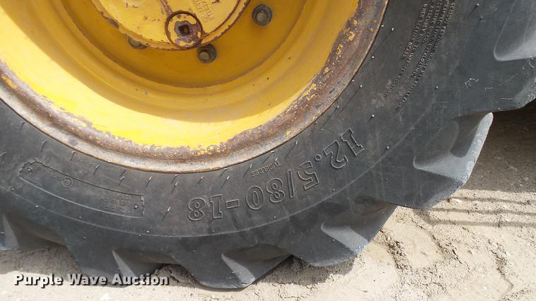 image for item DD7273 1997 John Deere 310SE backhoe