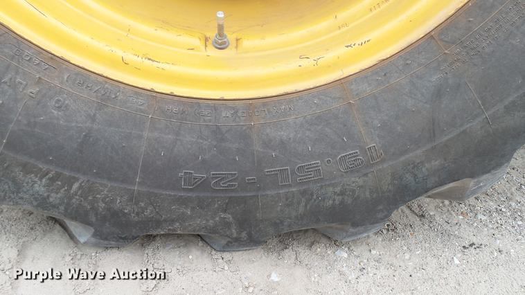 image for item DD7273 1997 John Deere 310SE backhoe