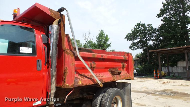 image for item DD7282 2009 GMC C7500 dump truck