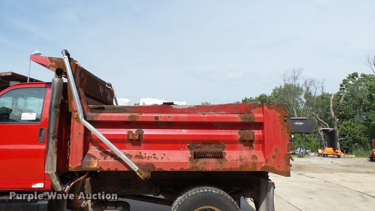 image for item DD7282 2009 GMC C7500 dump truck
