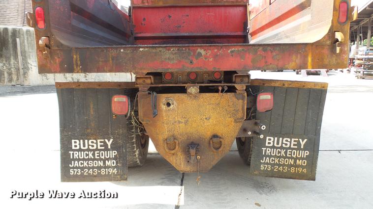 image for item DD7282 2009 GMC C7500 dump truck