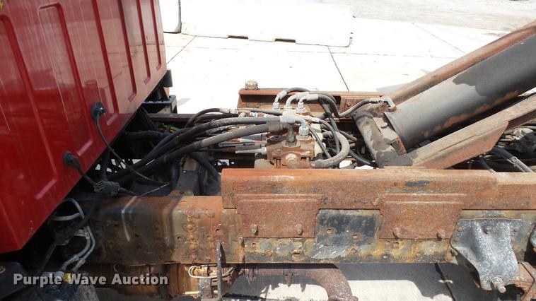 image for item DD7282 2009 GMC C7500 dump truck