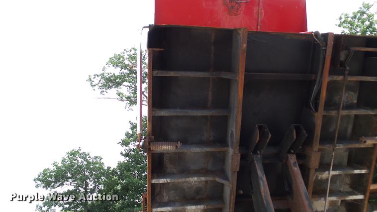 image for item DD7282 2009 GMC C7500 dump truck