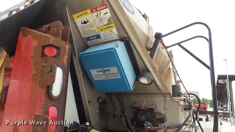 image for item DD7282 2009 GMC C7500 dump truck