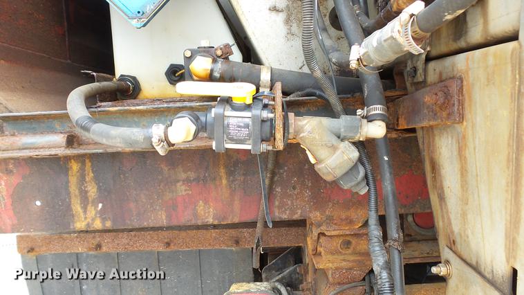 image for item DD7282 2009 GMC C7500 dump truck