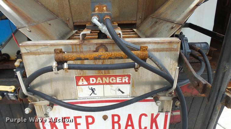 image for item DD7282 2009 GMC C7500 dump truck