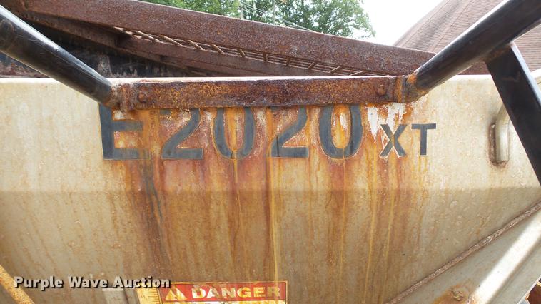 image for item DD7282 2009 GMC C7500 dump truck