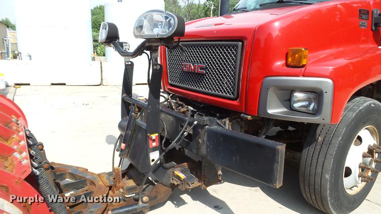 image for item DD7282 2009 GMC C7500 dump truck