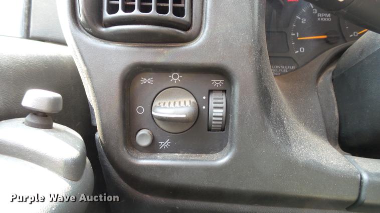 image for item DD7282 2009 GMC C7500 dump truck