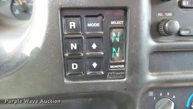 image for item DD7282 2009 GMC C7500 dump truck