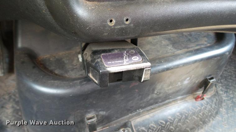 image for item DD7282 2009 GMC C7500 dump truck