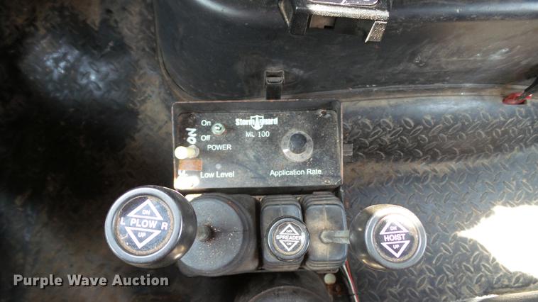 image for item DD7282 2009 GMC C7500 dump truck