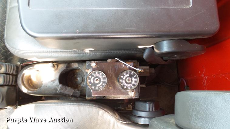 image for item DD7282 2009 GMC C7500 dump truck