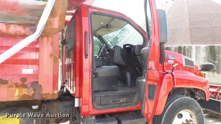 image for item DD7282 2009 GMC C7500 dump truck