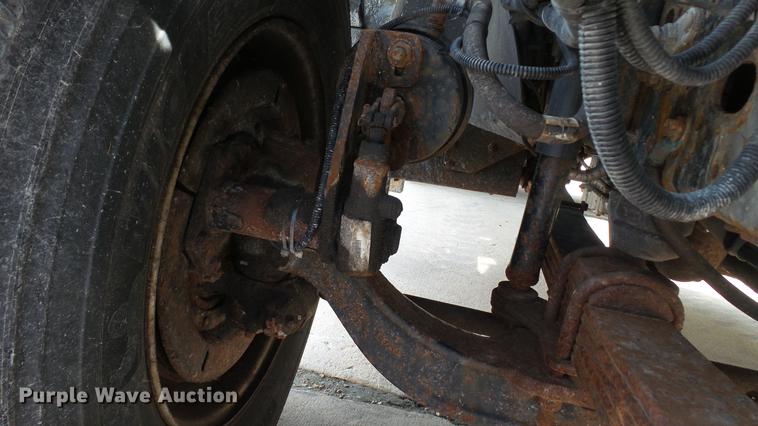 image for item DD7282 2009 GMC C7500 dump truck