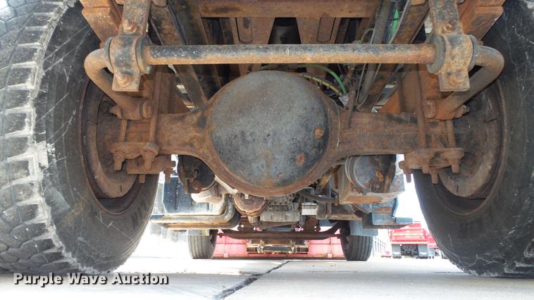 image for item DD7282 2009 GMC C7500 dump truck