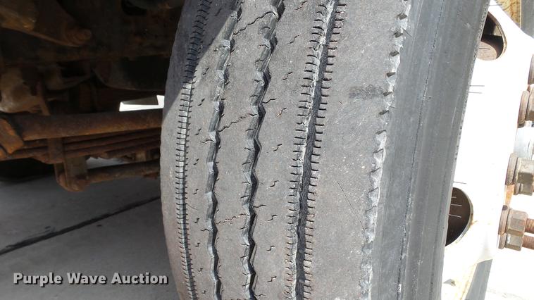 image for item DD7282 2009 GMC C7500 dump truck