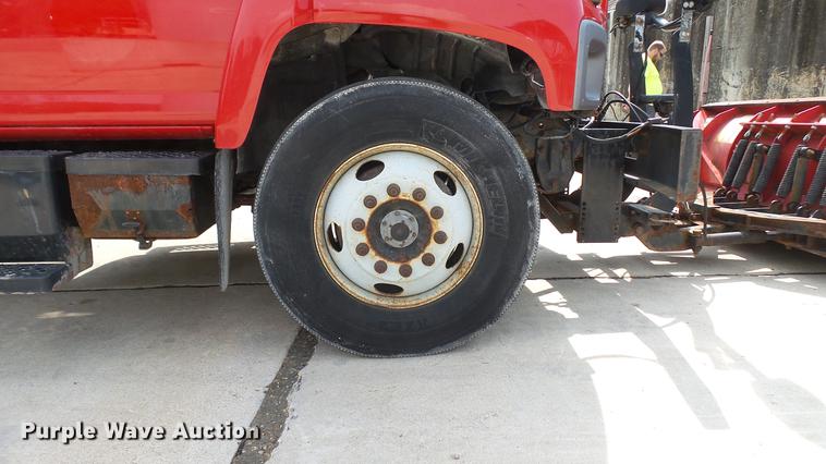 image for item DD7282 2009 GMC C7500 dump truck