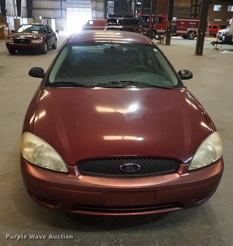 image for item DD7834 2005 Ford Taurus