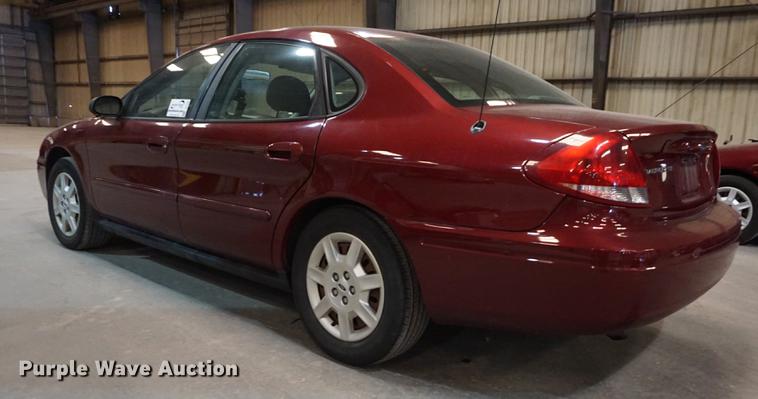 image for item DD7834 2005 Ford Taurus