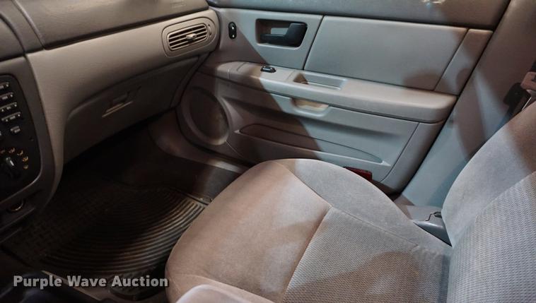 image for item DD7834 2005 Ford Taurus