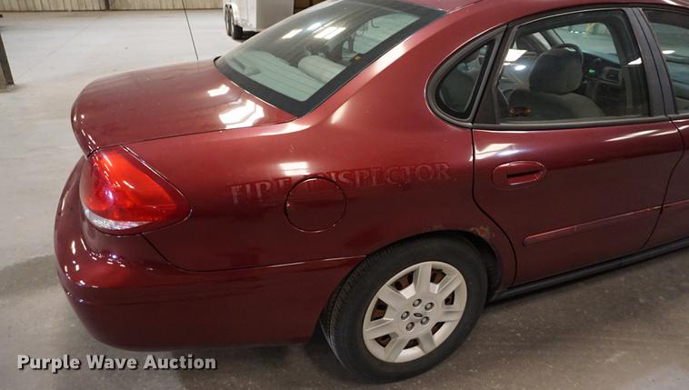 image for item DD7834 2005 Ford Taurus