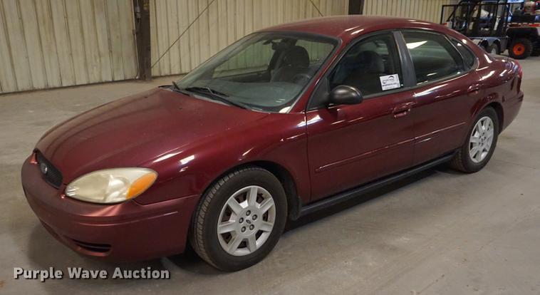 image for item DD7835 2005 Ford Taurus