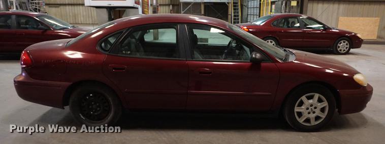 image for item DD7835 2005 Ford Taurus
