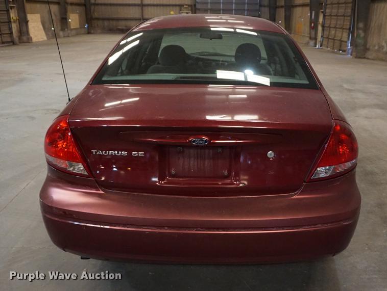 image for item DD7835 2005 Ford Taurus