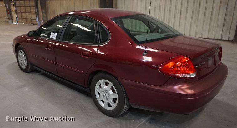 image for item DD7835 2005 Ford Taurus
