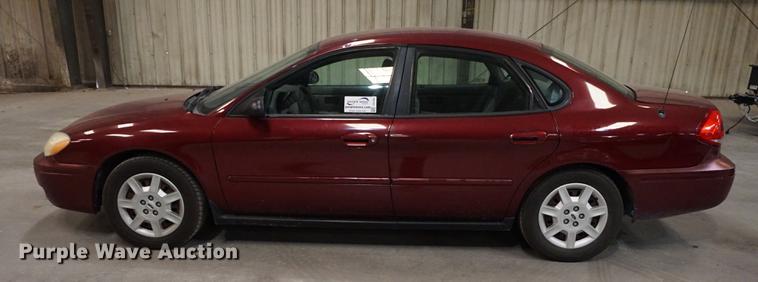 image for item DD7835 2005 Ford Taurus