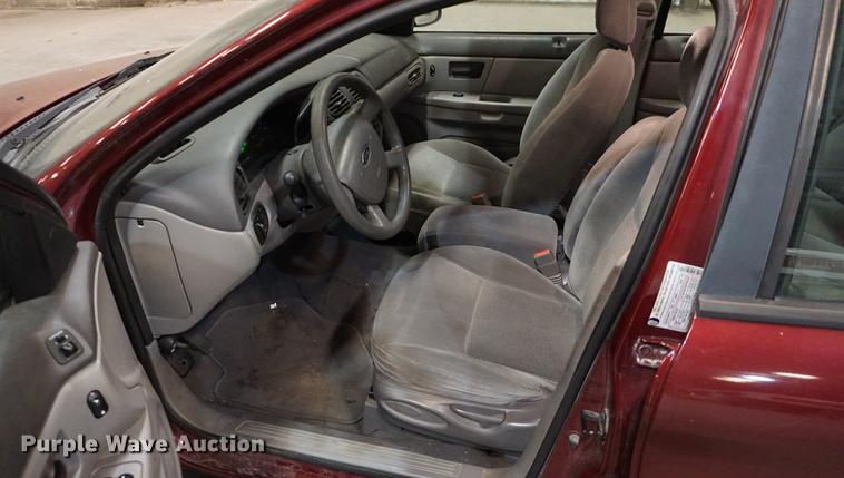 image for item DD7835 2005 Ford Taurus
