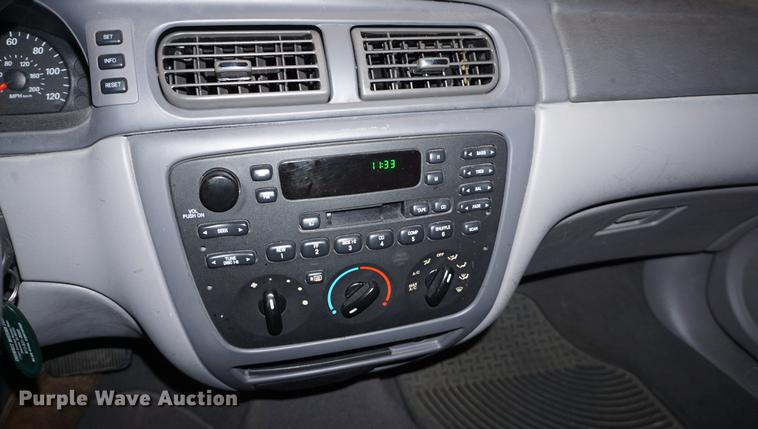 image for item DD7835 2005 Ford Taurus