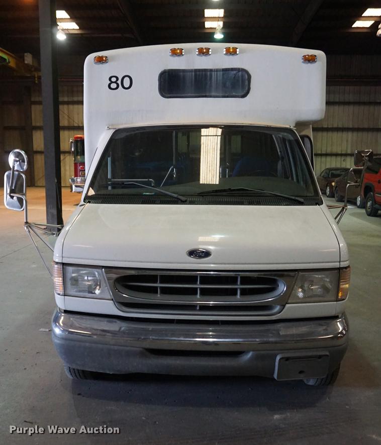 image for item DD7836 1998 Ford Econoline E450 Super Duty bus